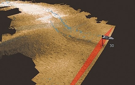 LowranceuctureScan 3D jeladó fekete dobozzal