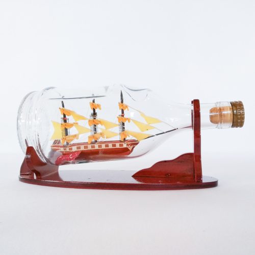 Cutty Sark hajómakett Henessy palackban